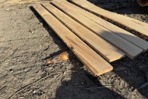 Video Footage of Quarter Sawing Cherry Log With TimberKing Sawmill