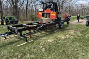 Monte’s 2020 Sawmill is Fully Hydraulic and Illinois Hardwoods Ready…)