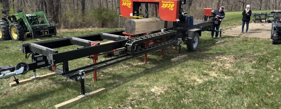 Monte’s 2020 Sawmill is Fully Hydraulic and Illinois Hardwoods Ready…)