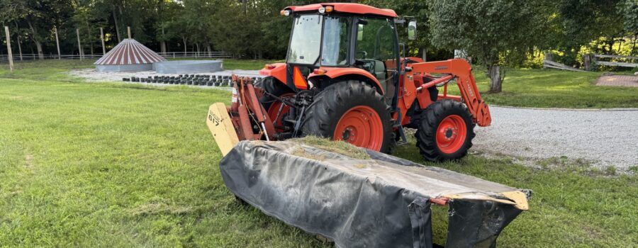 Kubota M9960 Ready To Rake and Bale Straw…)